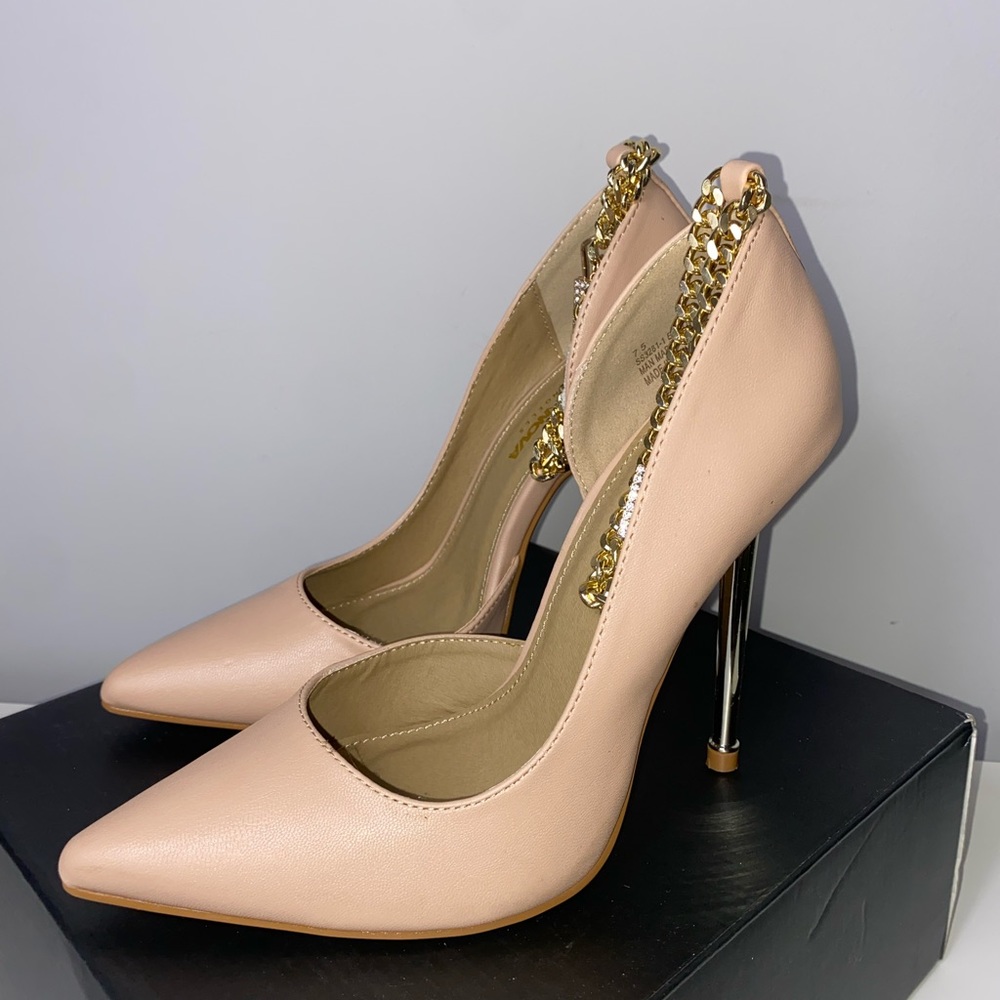 Fashion Nova Empowered Heels 7.5 US